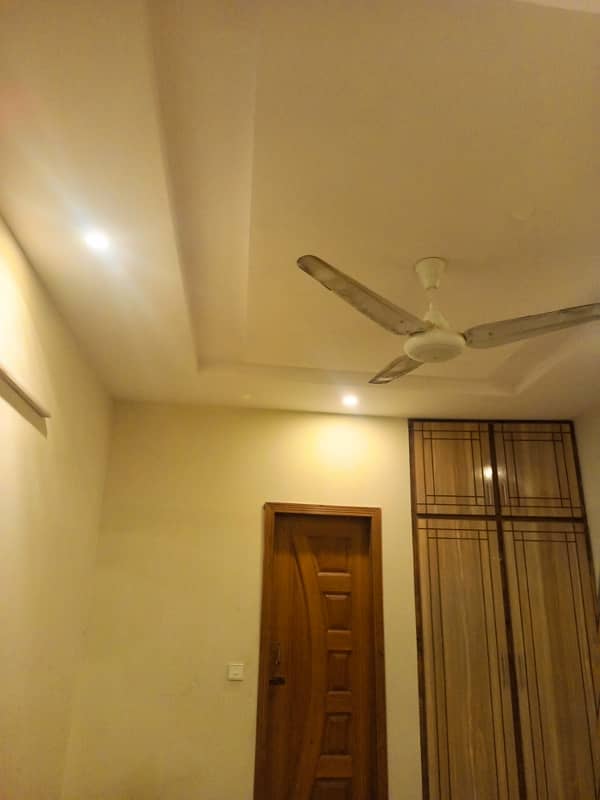 Two bed flat for rent near to kashmir high way and metro station. 9