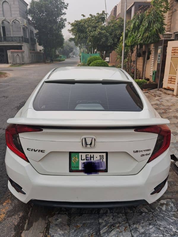 Honda Civic Oriel 2018 4