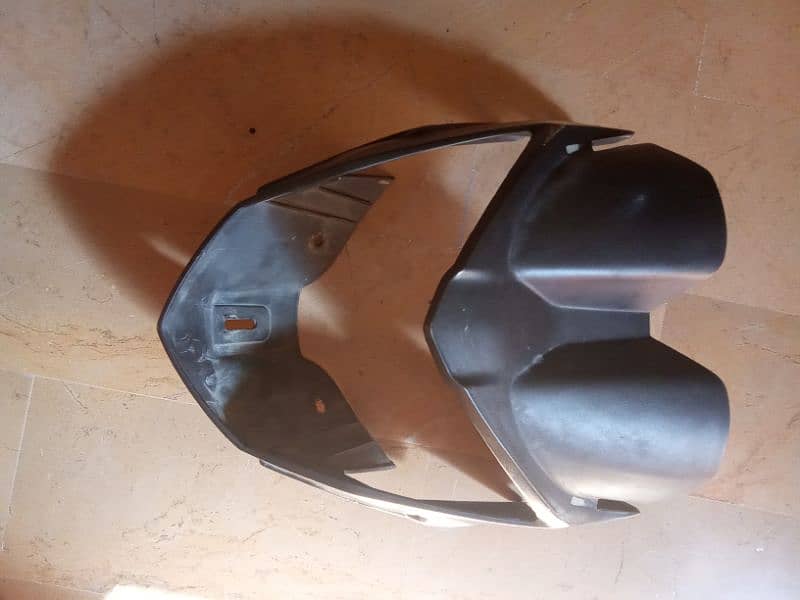 Used complete visor of cb125f 2