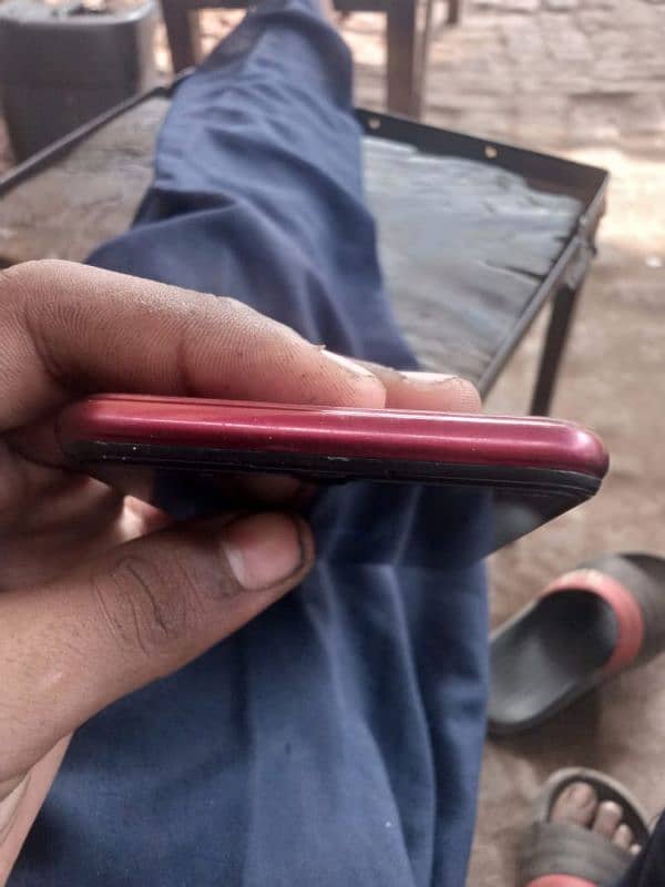 Vivo y17 red colour 8/256 2