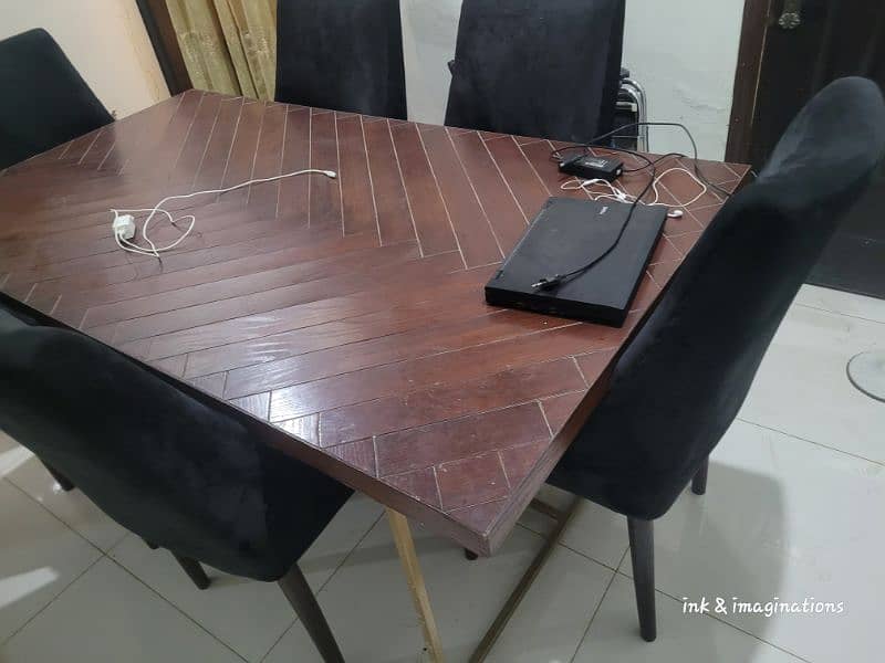 A Dining table or conference table 6