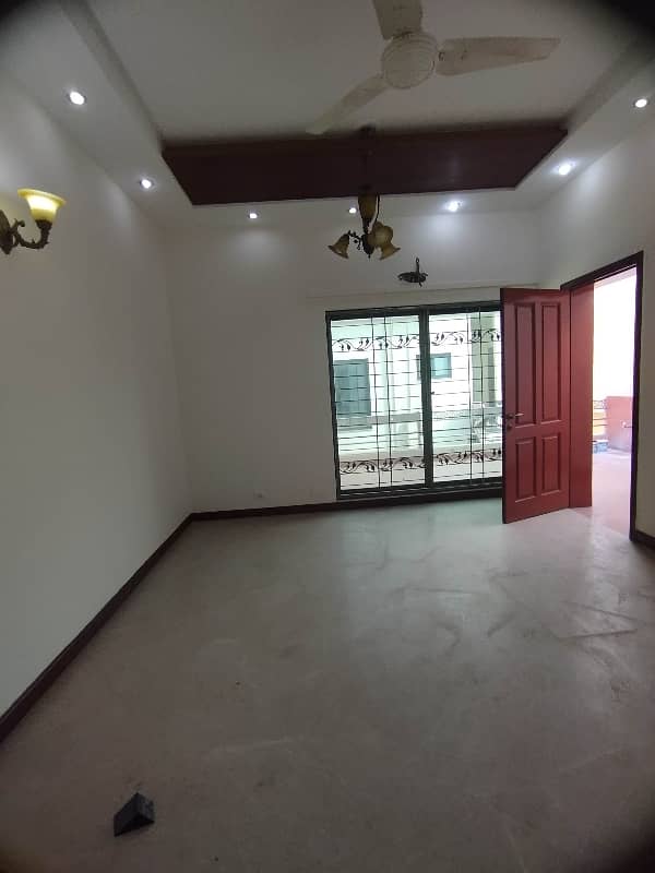 1 Kanal Beautiful House For Rent Near All Facilities 11