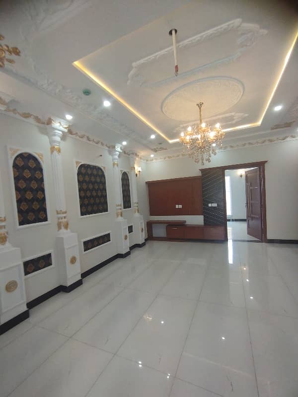 10 Maral Beautiful House For Rent Near All Facilities 0