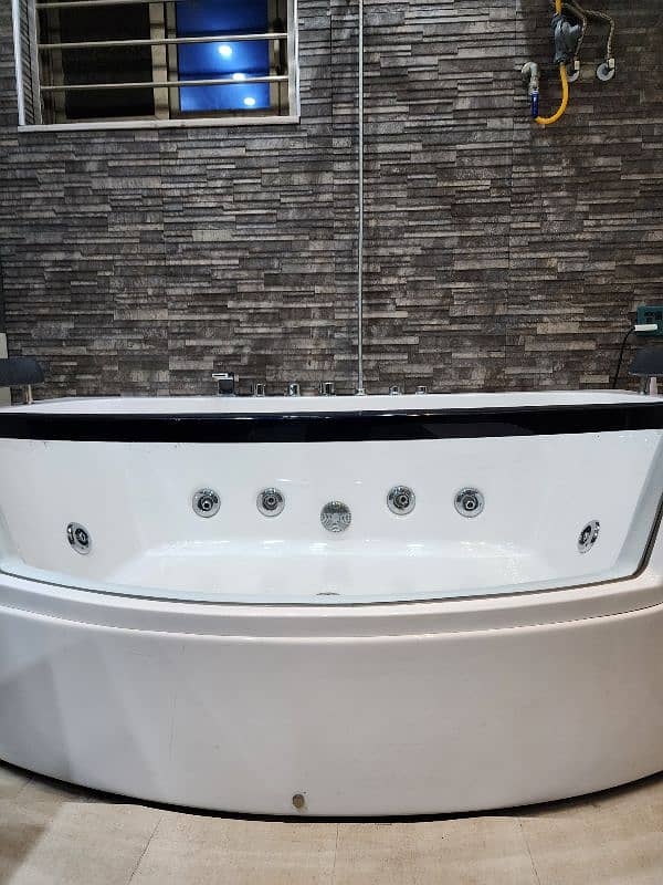 Jacuzzi bath tub. 6