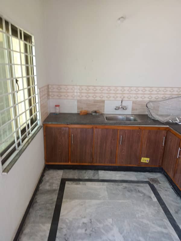 Upper portion house for rent. Location paris city e block h13. 1