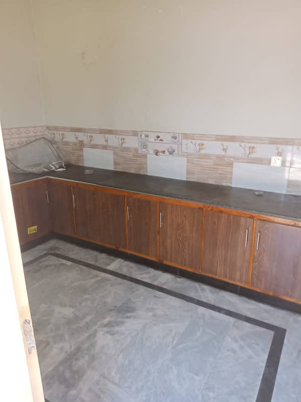 Upper portion house for rent. Location paris city e block h13. 3