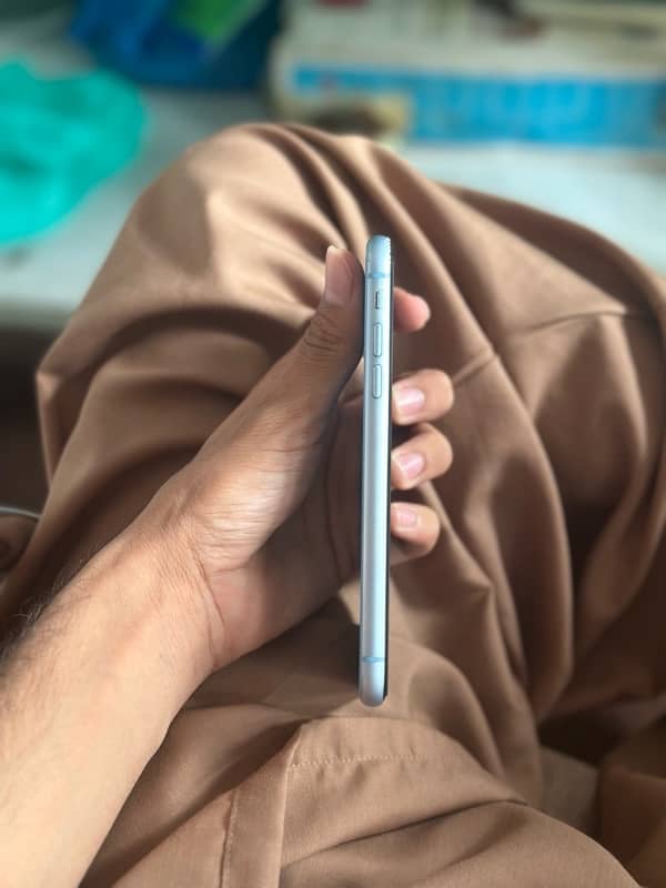 IPHONE XR 128 GB NON PTA 4