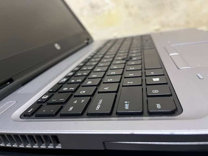 Hp Probook 650 G2 with AMD Graphics 0