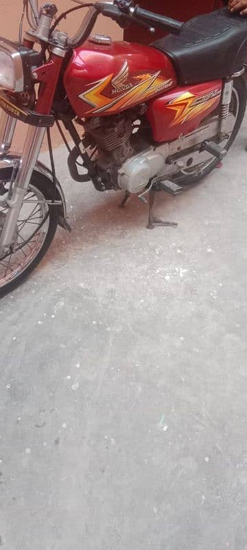 Assalam-u-alikum I am selling my honda CG125 1