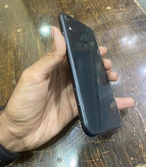 iphone xr 64gb 84% health dual pta approved 3