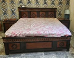 bed set with two side tables 0