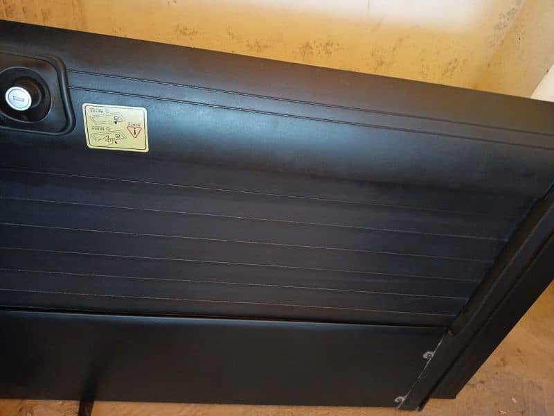 toyota revo trunk shutter cover 0