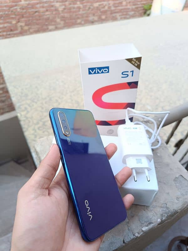 Vivo S1 8gb/256gb Dual sim 4g 10/10 condition with complete box. 3