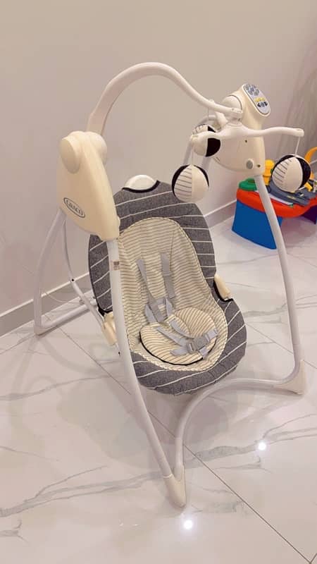 GRACO baby swing - buying 45k selling 22k 2