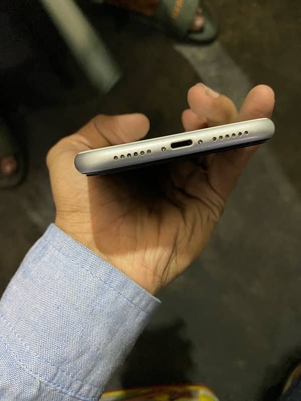 I phoneXR 10/10 (128gb) Factory unlock 4