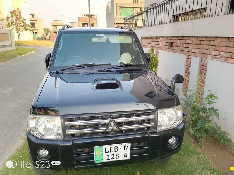 Mitsubishi Pajero Mini 2012 1