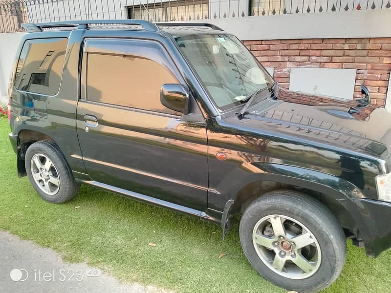 Mitsubishi Pajero Mini 2012 4