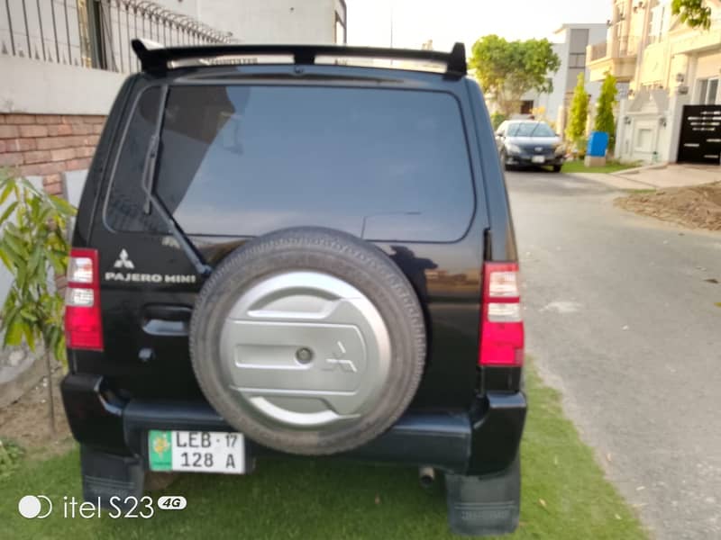 Mitsubishi Pajero Mini 2012 5