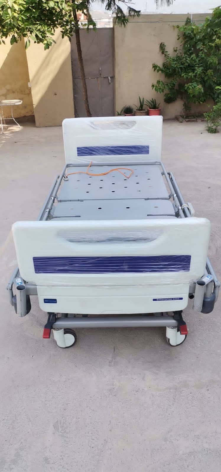 Patient Bed -  Medical Bed - Surgical -ICU beds - Hospital Bed 9