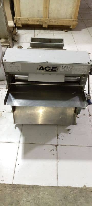 ugh rooler imported// pizza oven, conveyor// prep table// hot plate 1