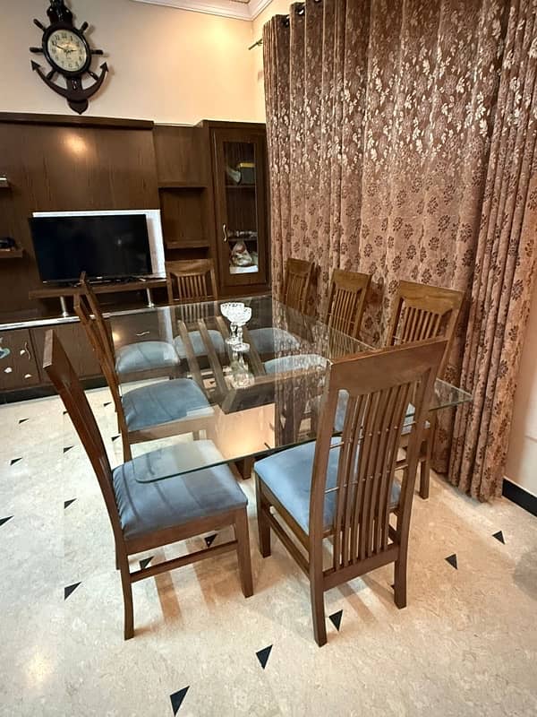 dinning table of 8 siter 1