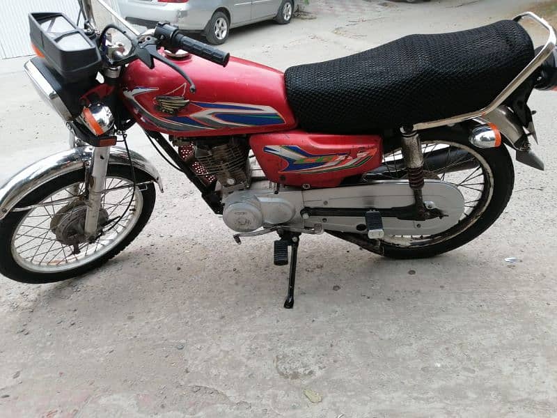 United Honda 125 all documents hai good condition 2