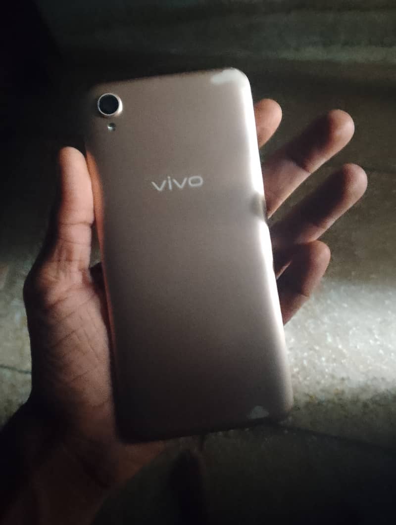 vivo 1908 just minore glass break but not effect in working 4