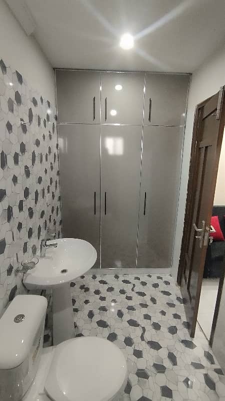 1 BEDROOM LIKE BRAND NEW FURNISH FLAT FOR RENT IN SECTOR C BAHRIA TOWN LAHORE 10