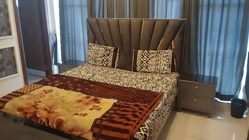 1 BEDROOM FURNISH FLAT AVAILABLE FOR RENT ON PRIME LOCATION IN SECTOR C BAHRIA TOWN LAHORE 0