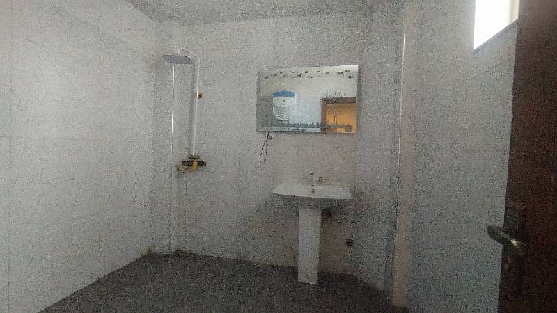 1 BEDROOM FURNISH FLAT AVAILABLE FOR RENT ON PRIME LOCATION IN SECTOR C BAHRIA TOWN LAHORE 9