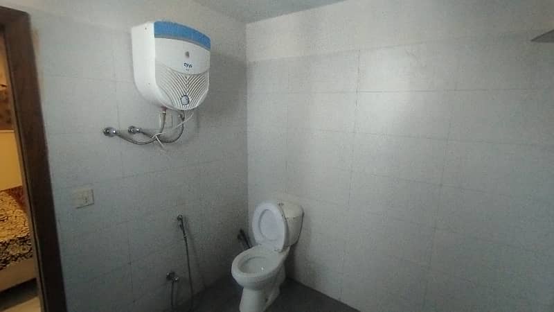 1 BEDROOM FURNISH FLAT AVAILABLE FOR RENT ON PRIME LOCATION IN SECTOR C BAHRIA TOWN LAHORE 10