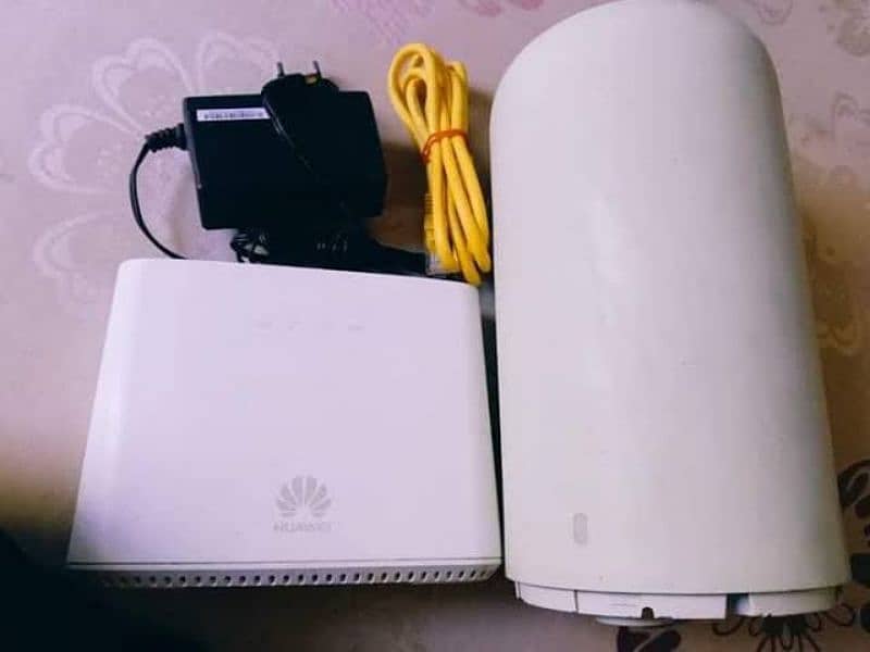 Huawei B2368-66 CAT13 4G+ Router 1