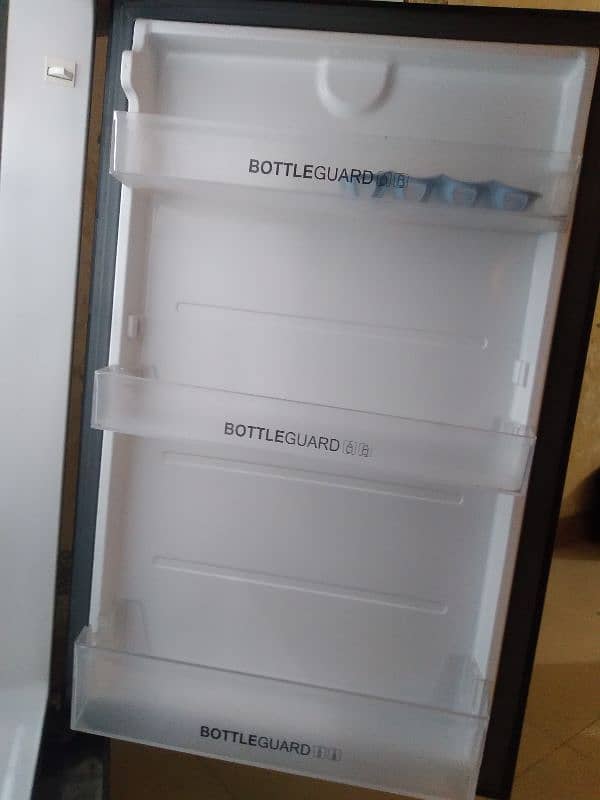 fridge for sale model HRF - 246 Size midium color black 2