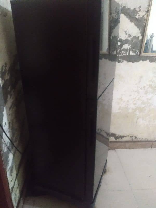 fridge for sale model HRF - 246 Size midium color black 10