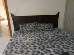 King Size Bed with new mattress and side tables 0