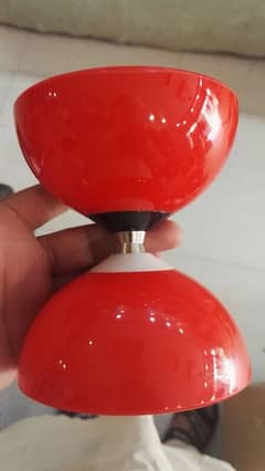 Chinese yo yo (diabolo)