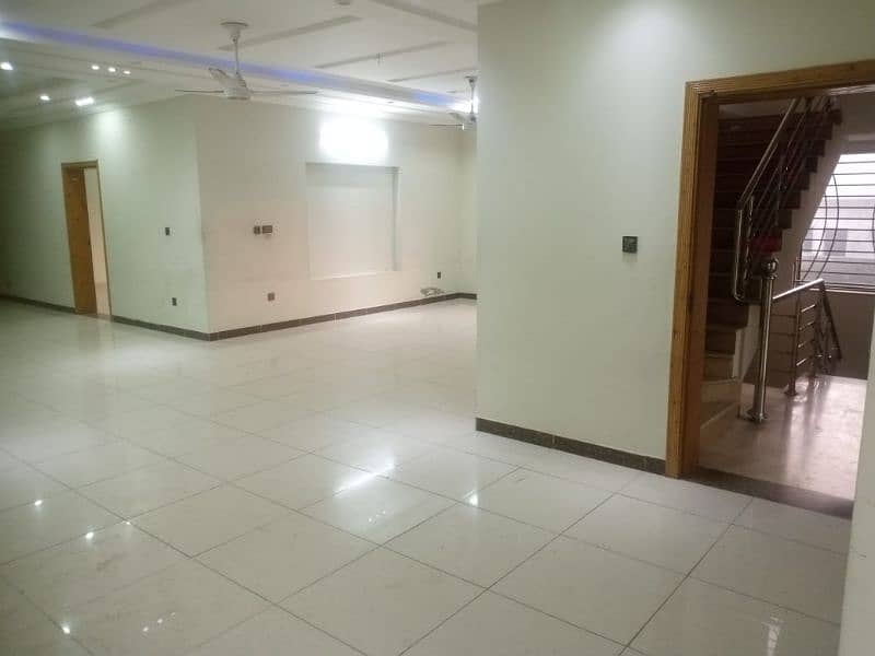 Knal upper portion avelebal for rent 6