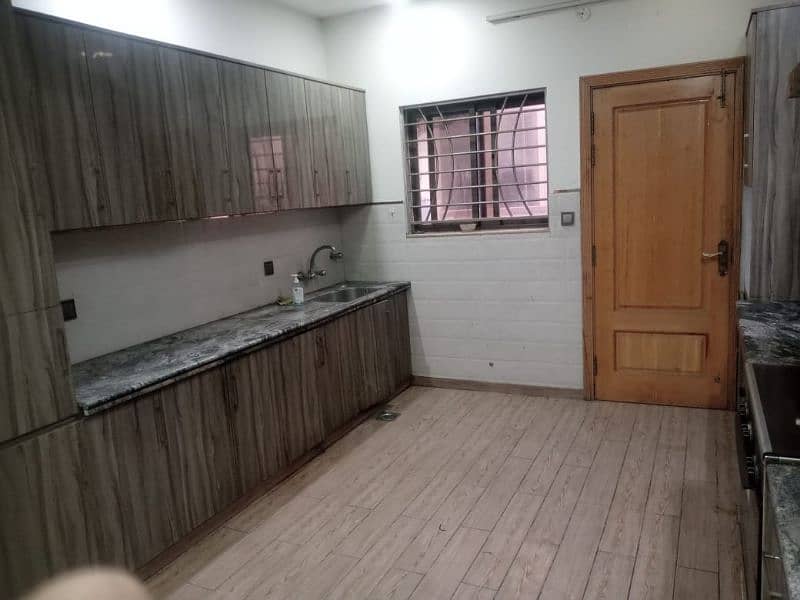 Knal upper portion avelebal for rent 10