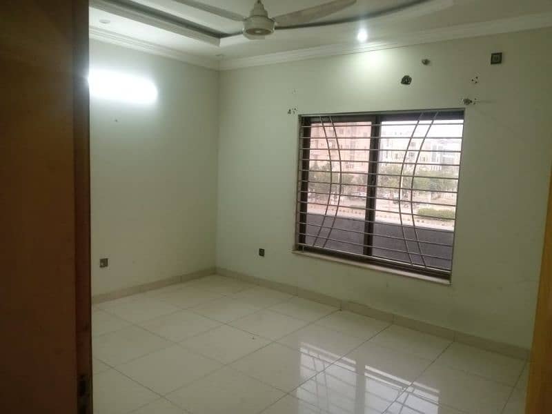 Knal upper portion avelebal for rent 12