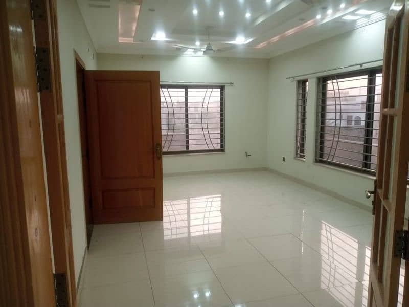 Knal upper portion avelebal for rent 16