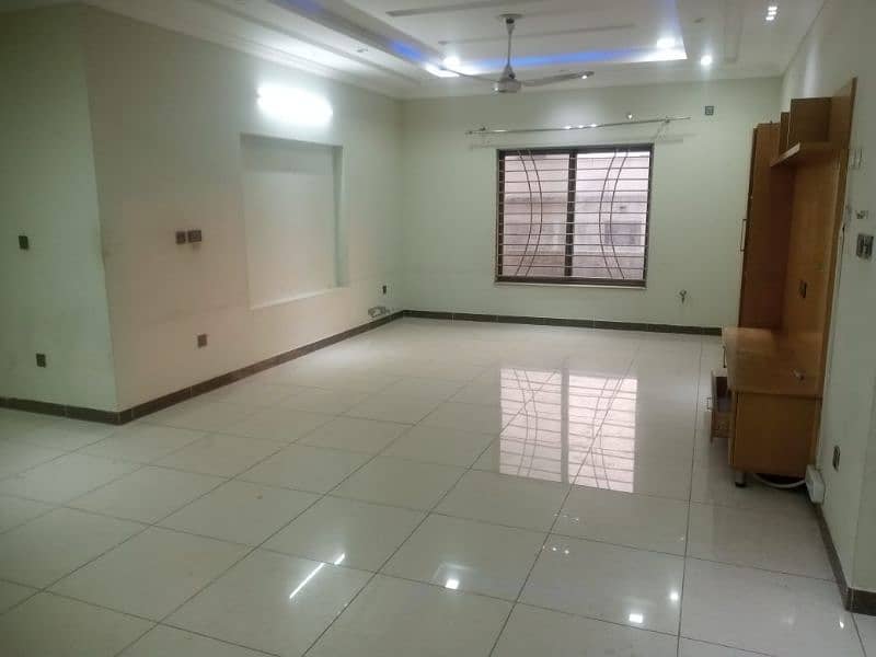 Knal upper portion avelebal for rent 18