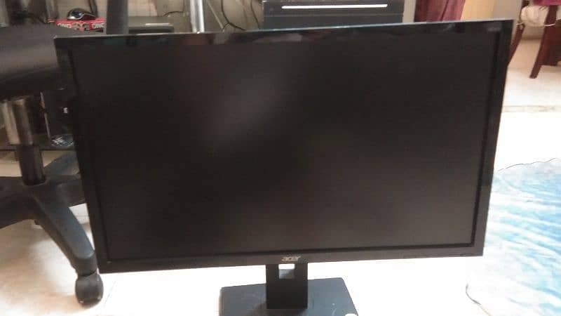 Acer orignal LCD with orignal Stand 2