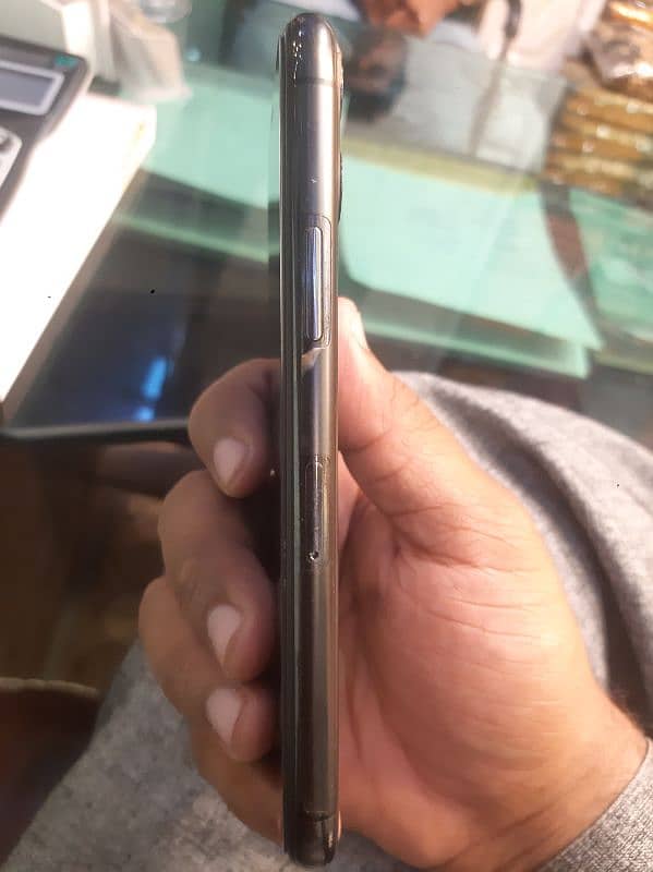 iPhone 11 pro 64gb  dual pta approved 2