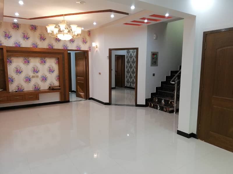 Like Brand New 5 Marla Luxury House Available For Rent in CC Block Bahria Town Lahore 1