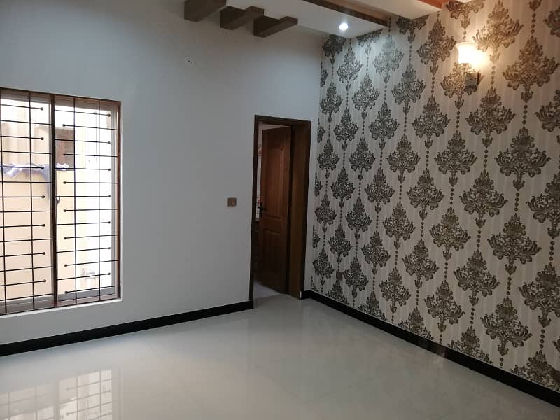 Like Brand New 5 Marla Luxury House Available For Rent in CC Block Bahria Town Lahore 2