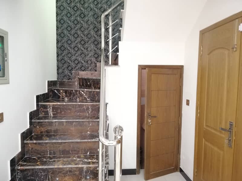 Like Brand New 5 Marla Luxury House Available For Rent in CC Block Bahria Town Lahore 6