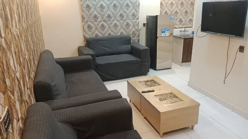 1 BED FULLY FURNISH APARTMENT AVAILEBAL FOR RENT IN BAHRIA TOWN LAHORE 7