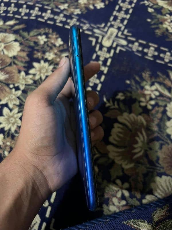 HUAWEI Y7 2019, 4/64 GB in good condition 2