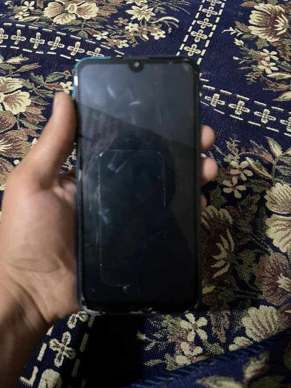 HUAWEI Y7 2019, 4/64 GB in good condition 5