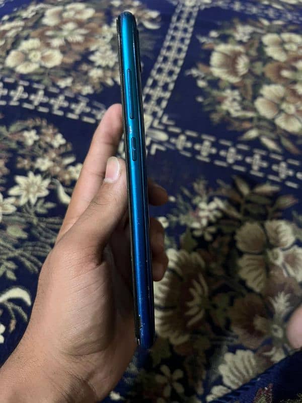 HUAWEI Y7 2019, 4/64 GB in good condition 7